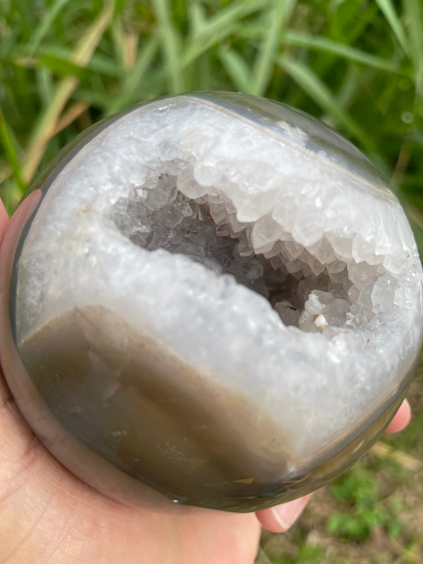 1.75LB Natural Geode Sphere,Agate Geode Ball,Natural Druse Ball,Crystal Ball Hole,Mineral Specimens,Crystal Heal,Crystal Gift,Home Decoration