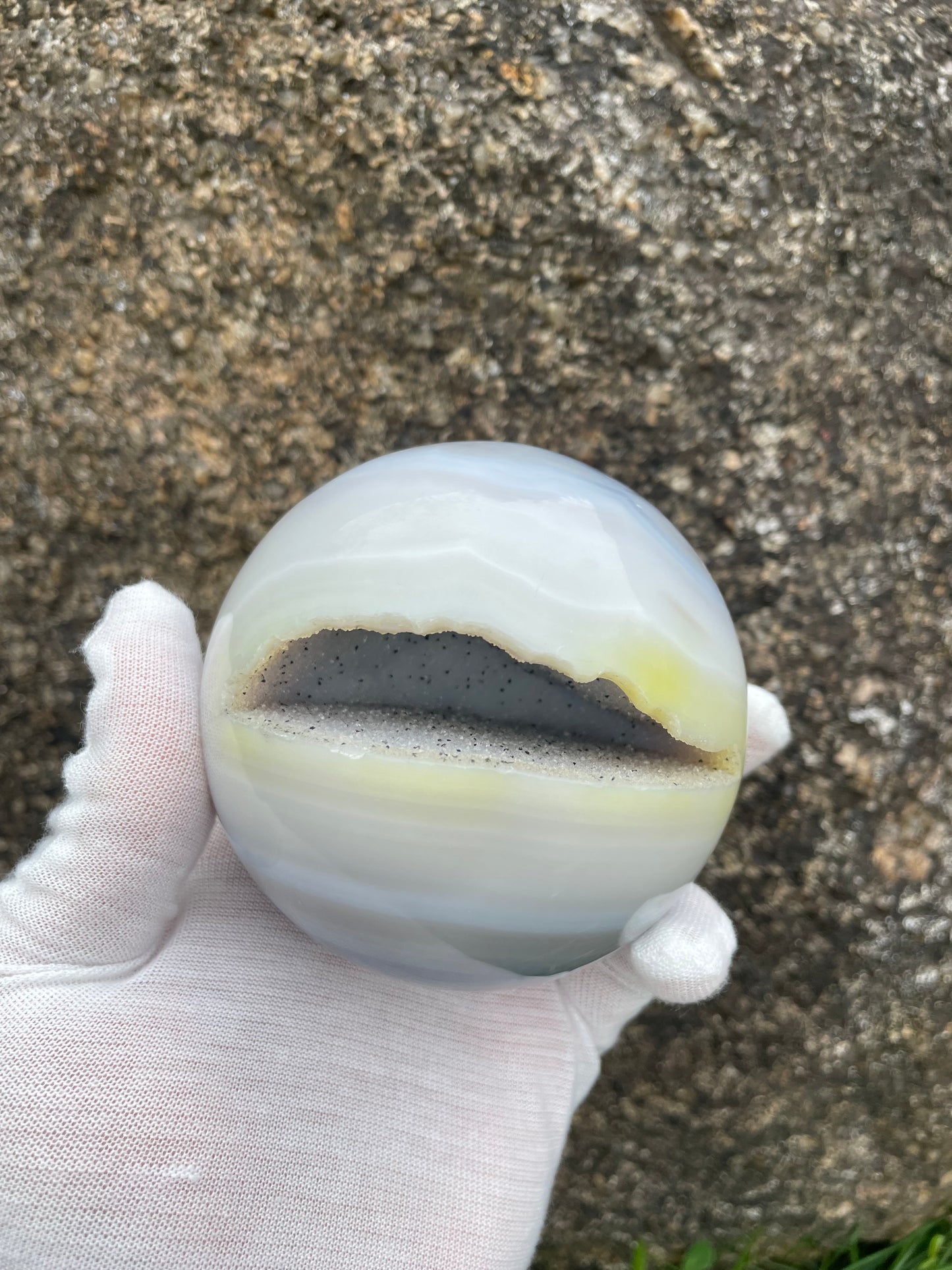 1.63LB Natural Geode Sphere,Agate Geode Ball,Natural Druse Ball,Crystal Ball Hole,Mineral Specimens,Crystal Heal,Crystal Gift,Home Decoration