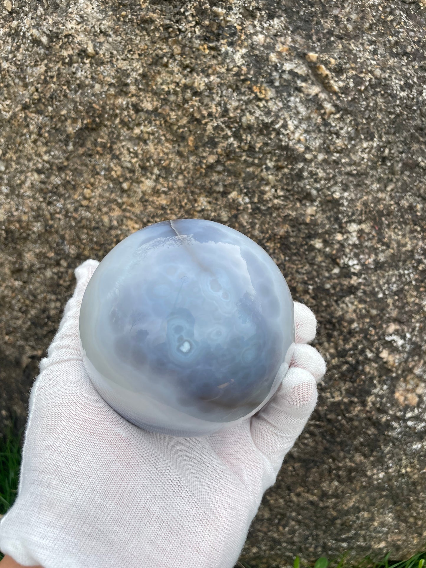1.63LB Natural Geode Sphere,Agate Geode Ball,Natural Druse Ball,Crystal Ball Hole,Mineral Specimens,Crystal Heal,Crystal Gift,Home Decoration