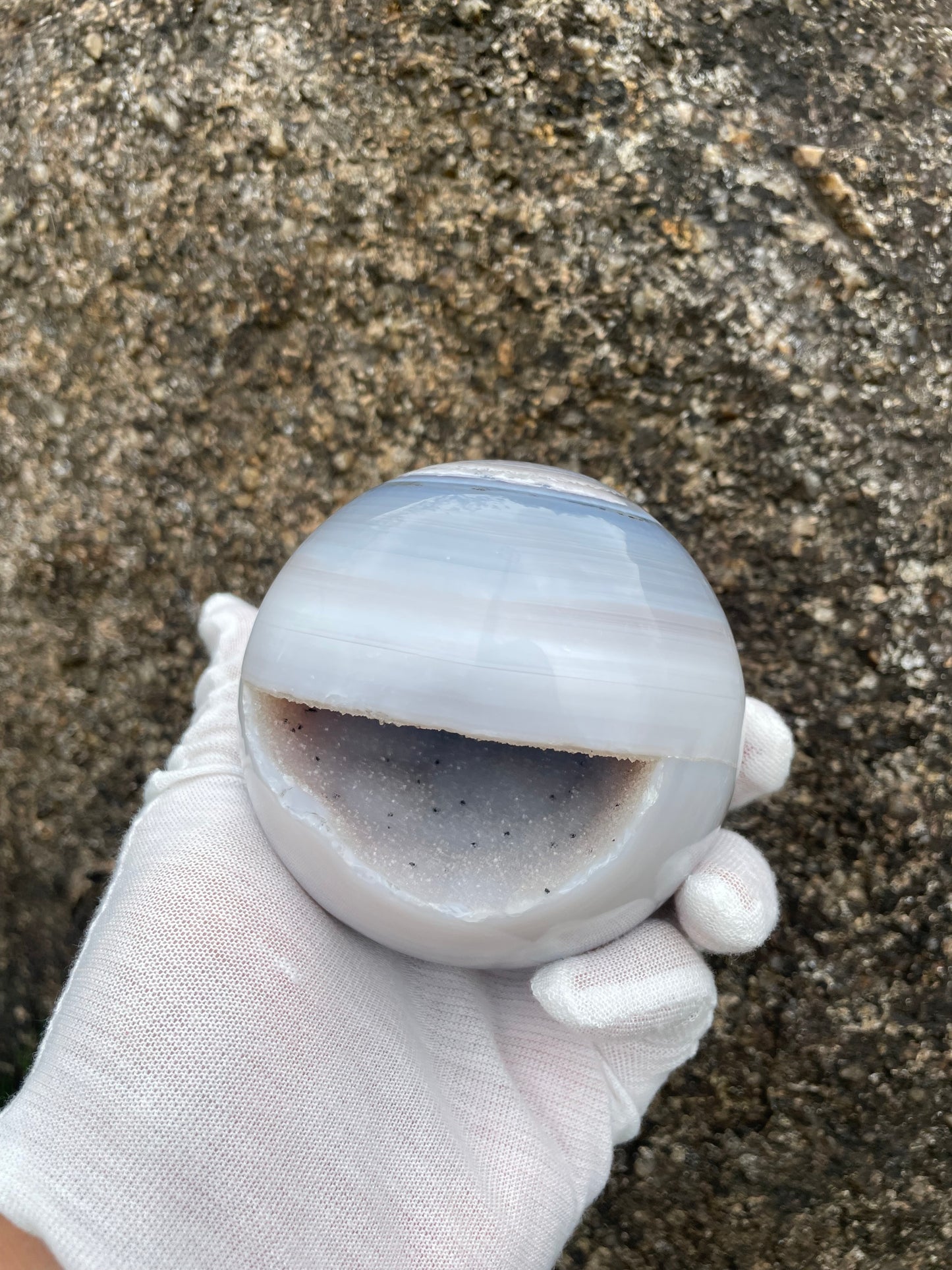 1.56LB Natural Geode Sphere,Agate Geode Ball,Natural Druse Ball,Crystal Ball Hole,Mineral Specimens,Crystal Heal,Crystal Gift,Home Decoration