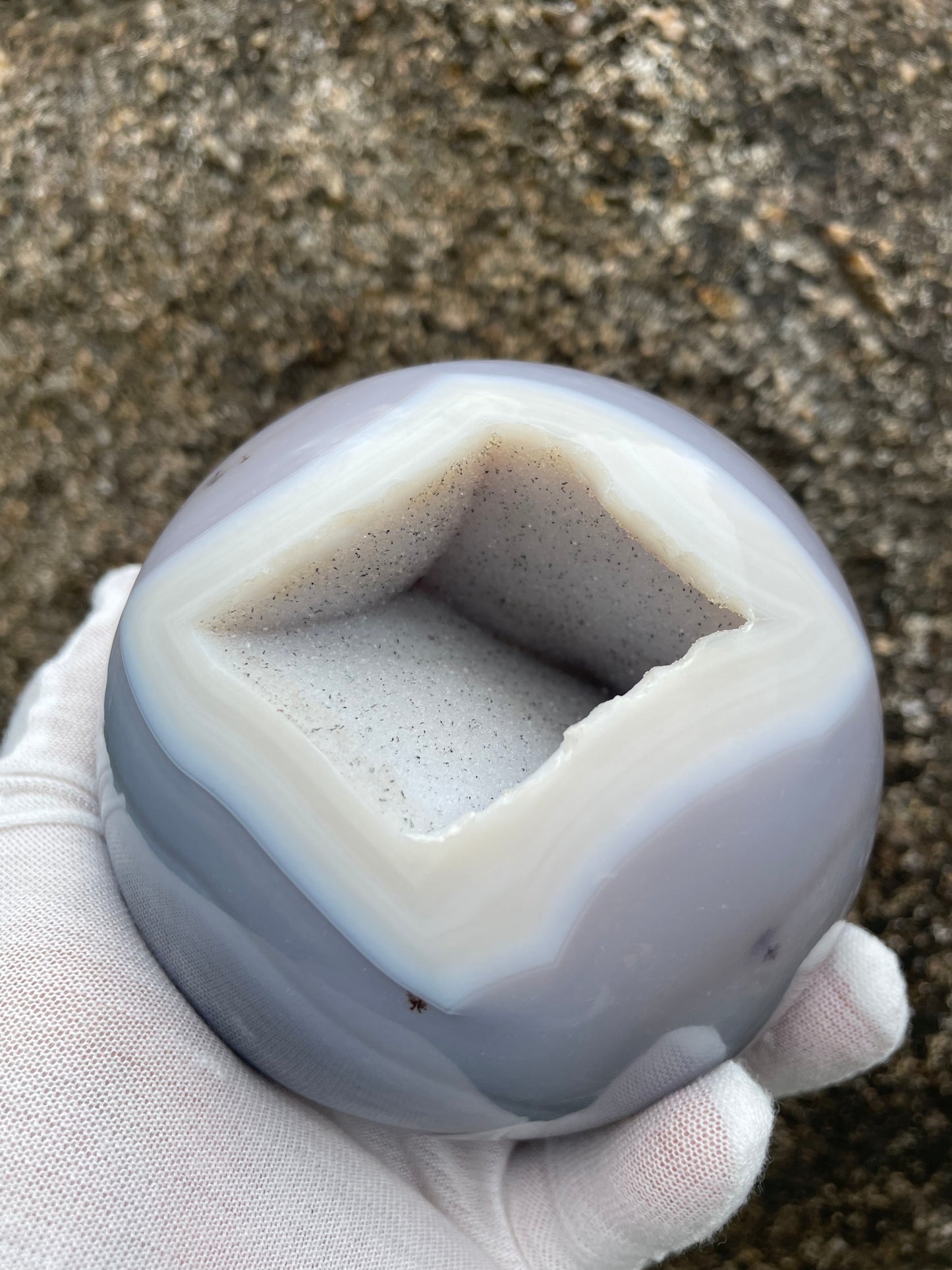 3.35LB Natural Geode Sphere,Agate Geode Ball,Natural Druse Ball,Crystal Ball Hole,Mineral Specimens,Crystal Heal,Crystal Gift,Home Decoration